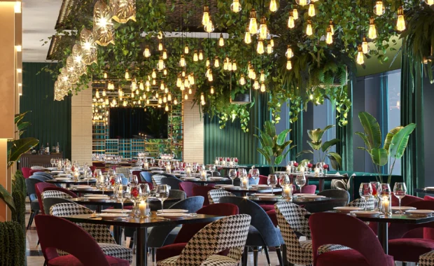 main-restaurant-hall