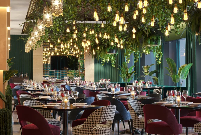 main-restaurant-hall